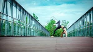 《赛马娘》玩偶惊现人耳？官方向粉丝致歉退款或退换