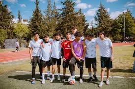 2025 赛季：华盛顿国民队新星伍德（James Wood）击出 490 英尺超远本垒打